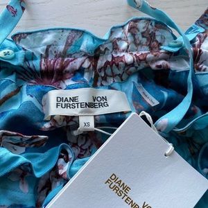 Brand new DVF dress size XS (with tags)